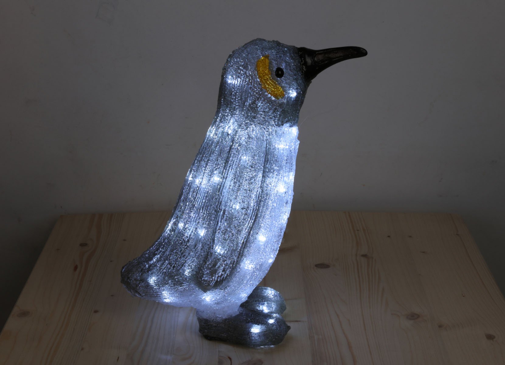 LED-Dekofigur Pinguin aus Acryl mit 50 LEDs Kaltweiß