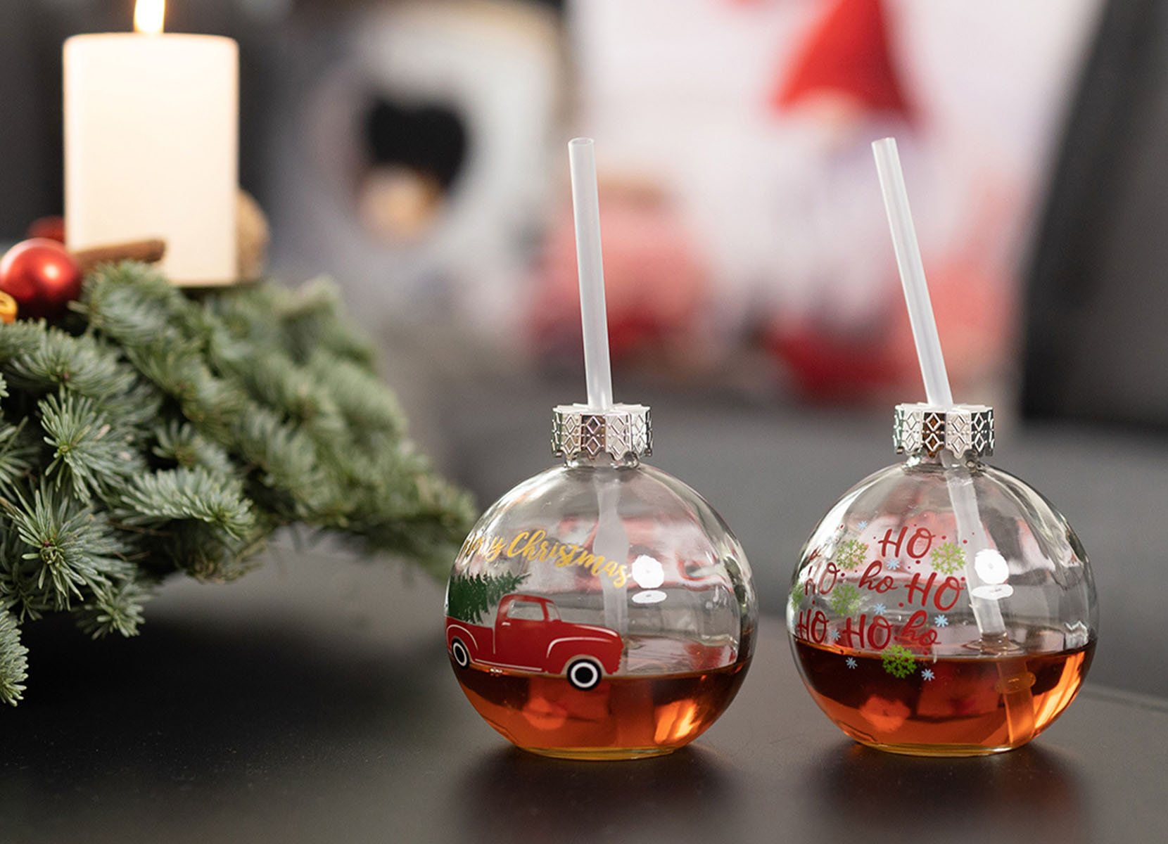 Weihnachtliches Trinkglas Christbaumkugel mit Trinkhalm 400ml