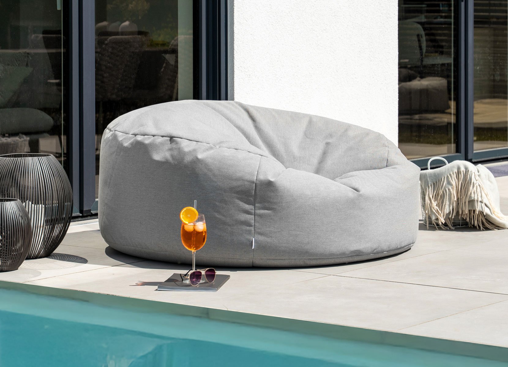 Home Deluxe CLOUD - XXL Outdoor Sitzsack mit Hocker Hellgrau Home Deluxe CLOUD - XXL Outdoor Sitzsack mit Hocker Hellgrau