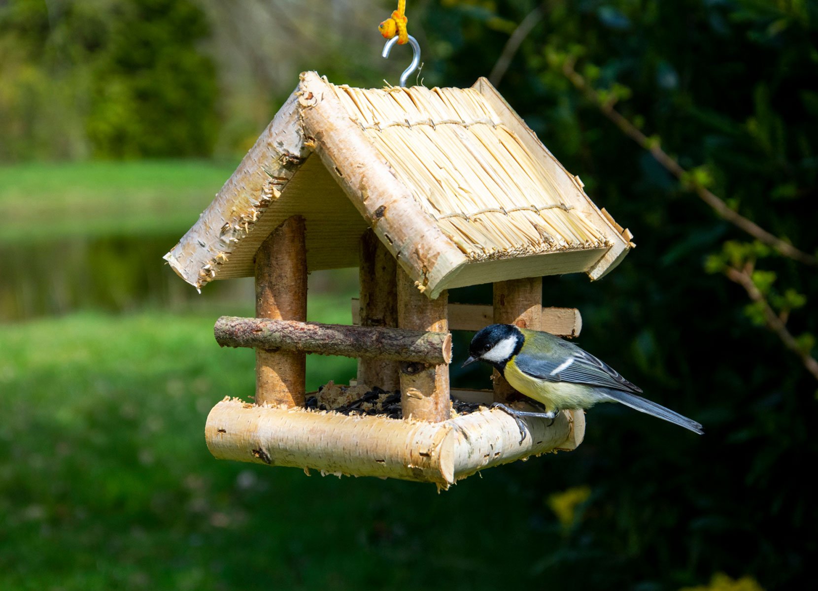 Futterhaus zum Hängen für Wildvögel 18,5x21cm