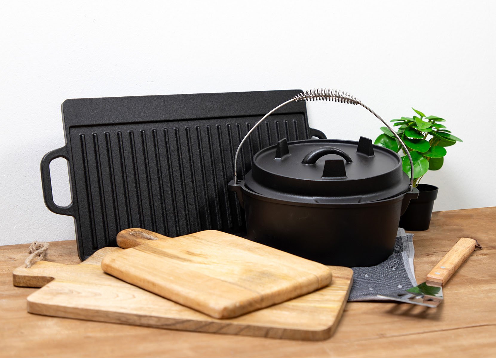 Dutch Oven aus Gusseisen 25x10cm 4,3 Liter Dutch Oven aus Gusseisen 25x10cm 4,3 Liter