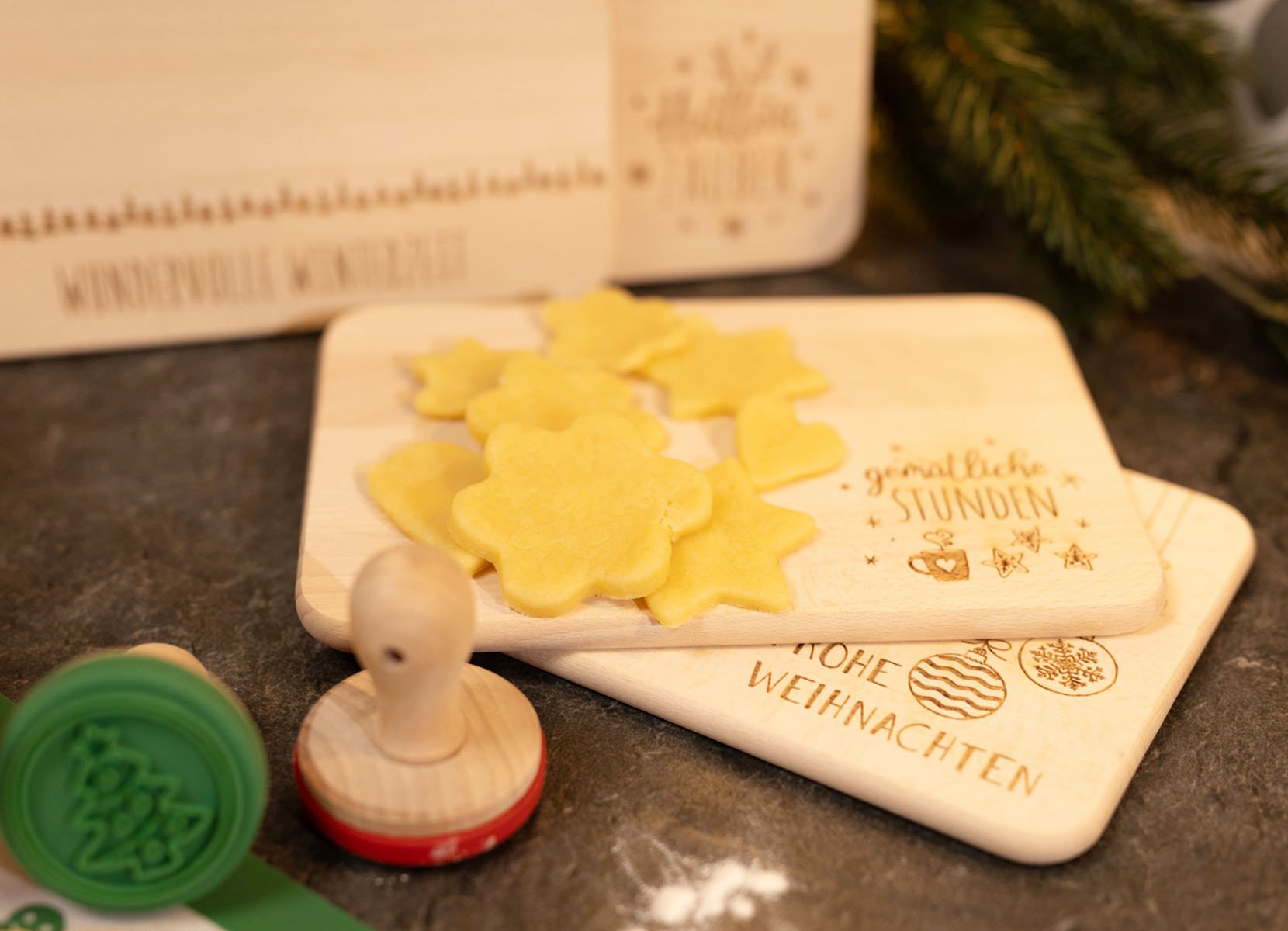 Holz-Frühstücksbrett mit Weihnachtsmotiv