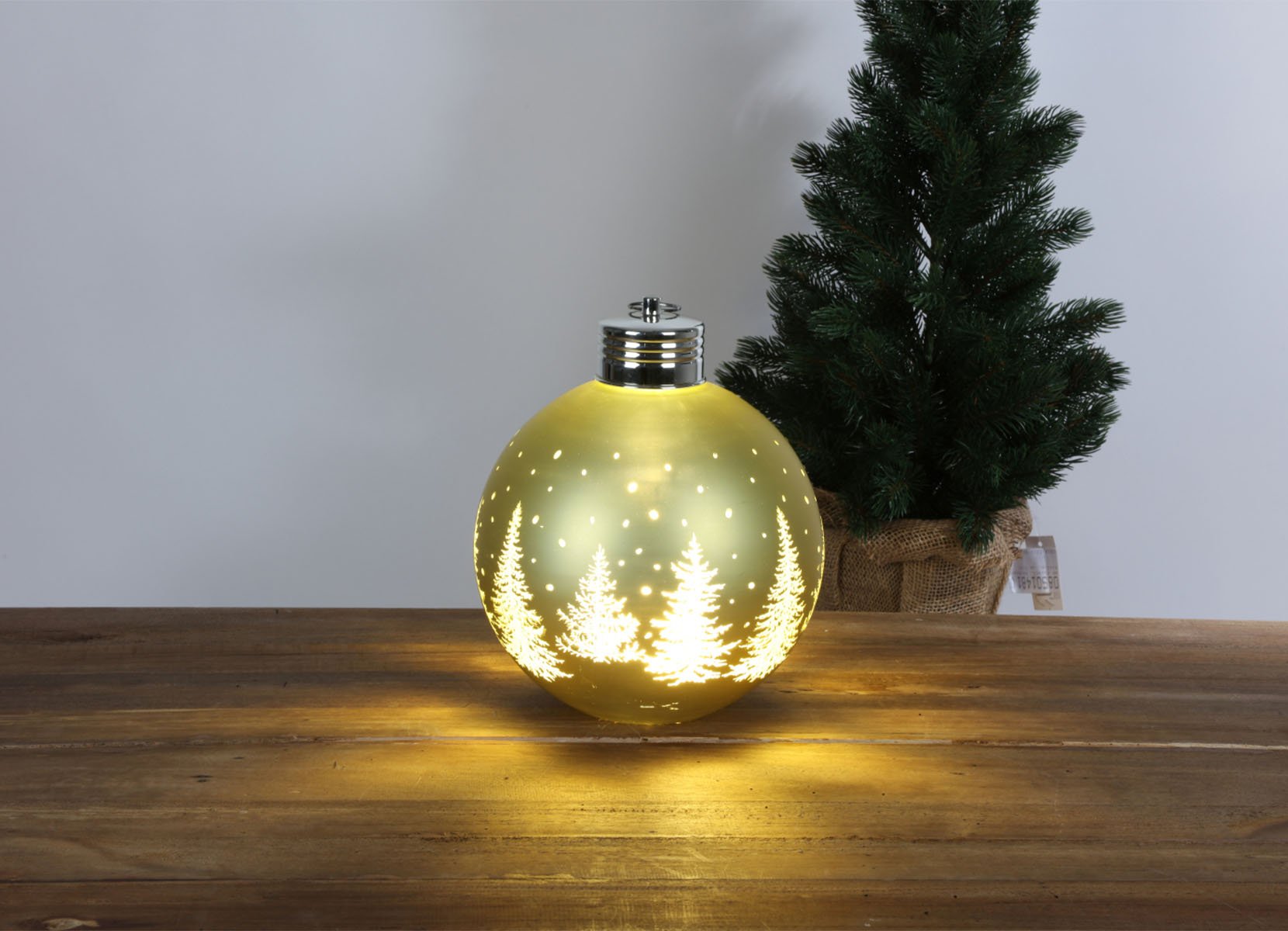 LED-Weihnachtskugel aus Glas 20cm Gold