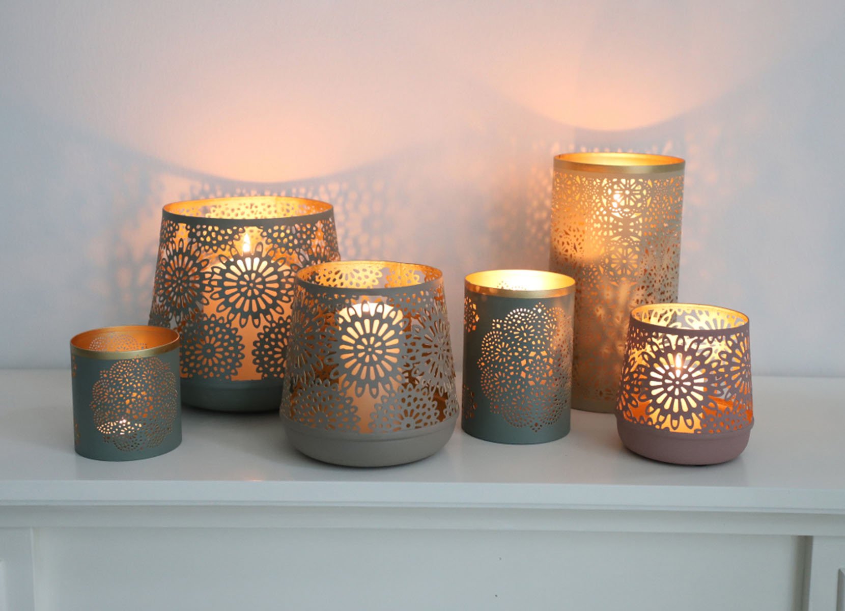 Säulen-Windlichter aus Metall Beige/Gold 4er-Set