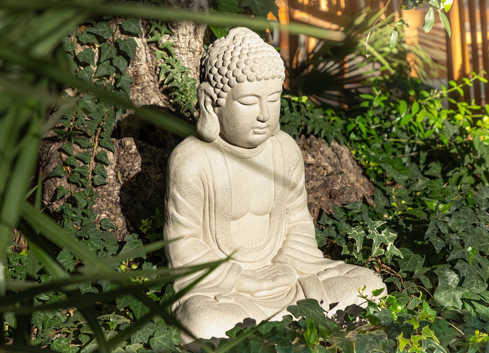 Sitzender Buddha groß 38x25x50cm Sand