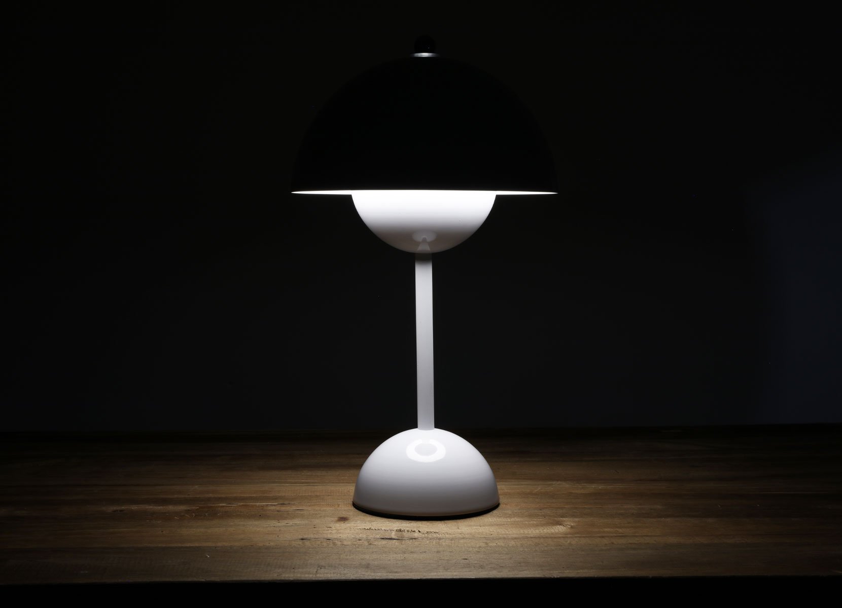 LED-Tischlampe aus Metall 18x31,5cm 24 LEDs dimmbar Weiß
