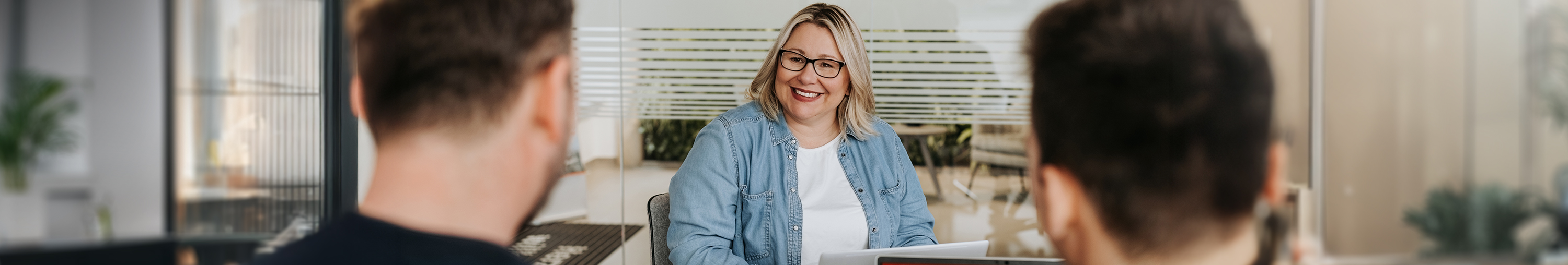 Header_Kontakt_3000x508_AG-Marke