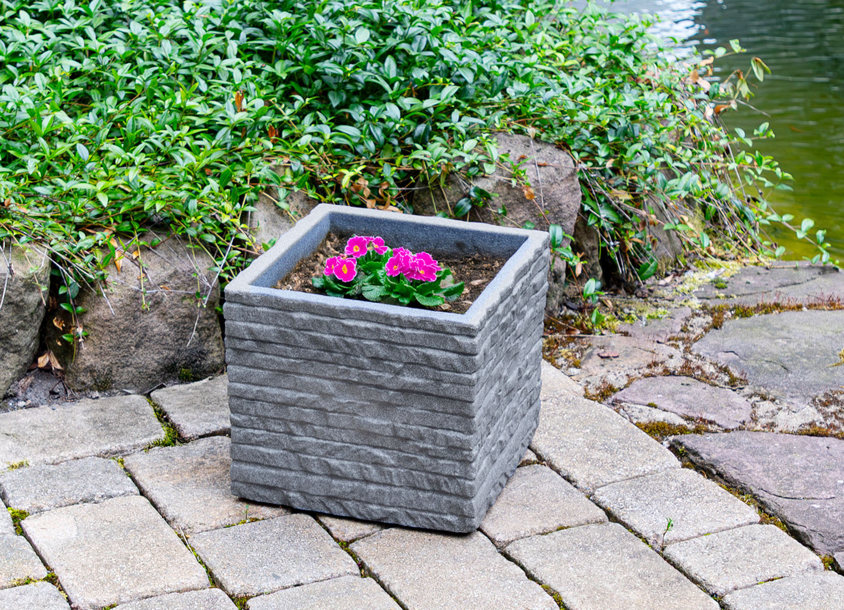 Kubus Ziegel-Pflanzkübel 27x24x27cm Grau